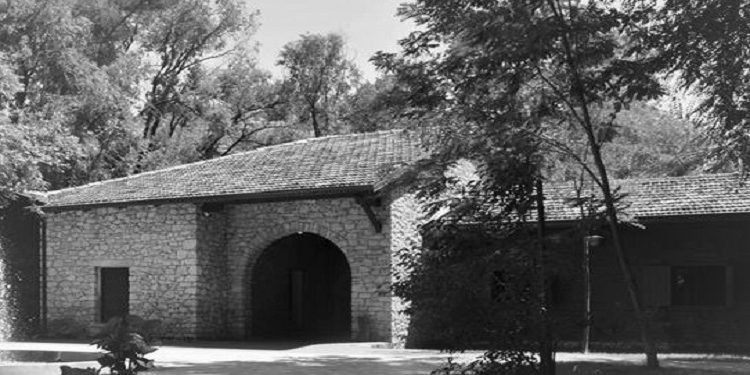 “Pasi më dha porositë Sulo Gradeci me mjekun e tij personal, unë i’u afrova e Enverit dhe ja hoqa pjatancën me peshk, por ai më…”/ Dëshmia e rrallë e kamerieres së Hotelit të Gjuetisë në Lezhë