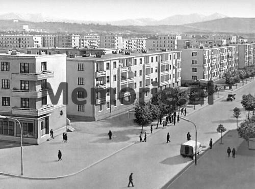 “Nga mësuesit, mjekët, berberët, shoferët, sportistët dhe fatorinët e autobuzëve, te artistët e drejtorët e ndërmarrjeve të ’21 Dhjetorit’…”/ Historia panjohur e lagjes së famshme