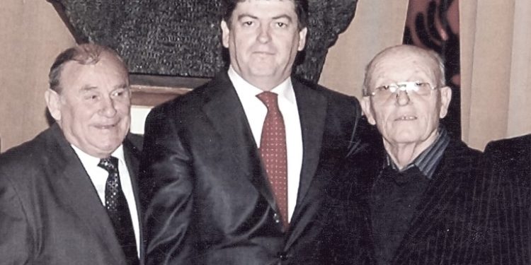 “Te shkallët e avionit që do na çonte në Lajpcig, një ushtarak që mbërriti me një motoçikletë, më tha; ti, ti, zbrit se…”/ Dëshmia e rrallë e legjendës së “17 Nëntorit”, Nuri Bylykut