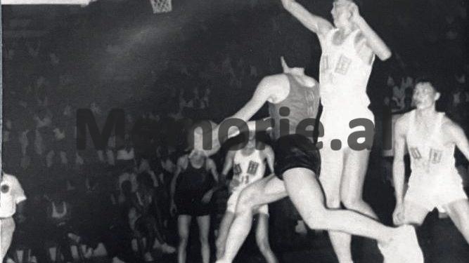 “Gjatë vallzimit, shoqja e klasës, Ç. R., më tha; Sigurimi i Shtetit, nëpërmjet U.S., më ka ngarkue për me raportu për bisedat tuja dhe…”/ Dëshmia e rrallë e ish-kryebashkiakut të Shkodrës