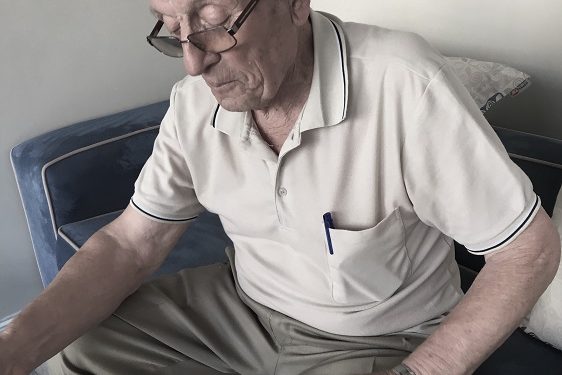 “Te shkallët e avionit që do na çonte në Lajpcig, një ushtarak që mbërriti me një motoçikletë, më tha; ti, ti, zbrit se…”/ Dëshmia e rrallë e legjendës së “17 Nëntorit”, Nuri Bylykut