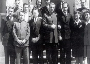 “Me urdhër të Enver Hoxhës, unë qëndrova në spital deri sa Nako Spiru vdiq dhe pastaj ai më tha t’i kontrolloja xhepat e kufomës së tij, ku gjeta…”/ Dëshmia e ish-ministrit të Brendshëm