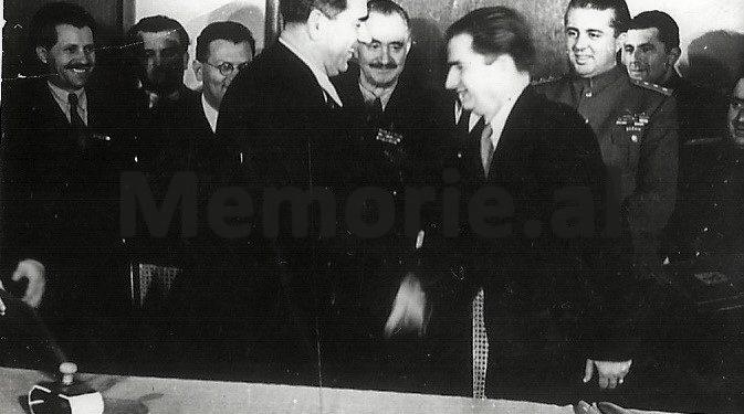“Pasi mbeti pa të ardhura, Ali Kelmendi, u rekrutua si oficer i forcave të Kufirit që varej nga GPU-ja sovjetike, më parë kishte punuar si hekurkthyes…”/ Zbulohet ditari i Dimitrovit