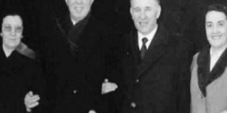 “Mirë se Enveri ishte i çmendur, por ty Nexhmije, si s’te vjen turp që nuk shpëtove shoqen tënde të ngushtë të shkollës e luftës dhe fëmijët e saj, që…”?!/ Letra e Silva Turdiut nga SHBA-ës
