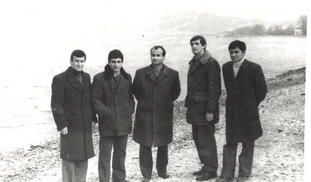 “Para ndeshjes me ‘Flamurtarin’, në Vlorë, kamarieria s’më la të paguaja dhe duke m’u lutur më tha…”/ Dëshmia e rrallë e legjendës së futbollit beratas që u shënoi 43 portierëve