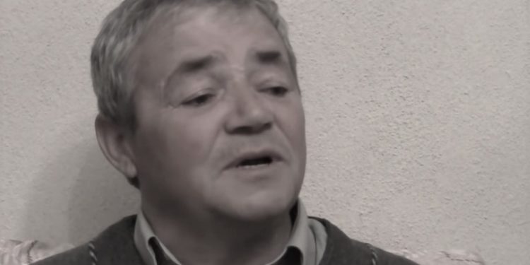 “Më arrestuan me babanë në mbledhje demaskuese, pasi na ishin arratisur dy vëllezërit dhe në qeli, më godisnin në stomak, dy hetuesit nga Skrapari…”/ Rrëfimi tronditës i ish-të dënuarit