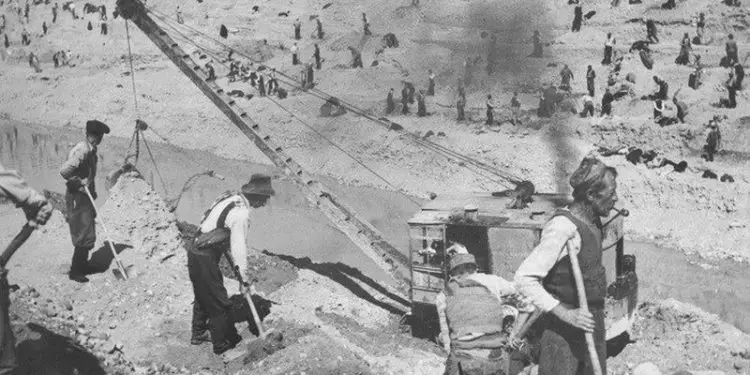 “Inxhinierin nga Vlora që ishte diplomuar me ‘Medalje Ari’ në Vjenë e akuzuan si ‘sabotator e armik i popullit’ dhe e varën dy herë në litar, pasi…”/ Historia tragjike e vitit 1946
