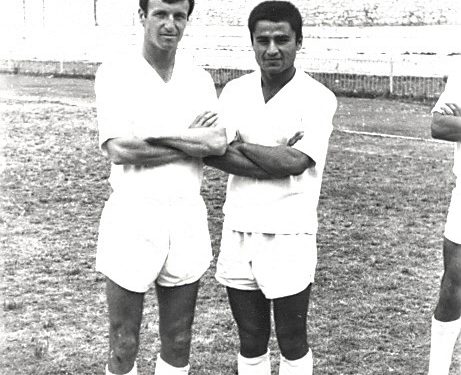 “Para ndeshjes me ‘Flamurtarin’, në Vlorë, kamarieria s’më la të paguaja dhe duke m’u lutur më tha…”/ Dëshmia e rrallë e legjendës së futbollit beratas që u shënoi 43 portierëve