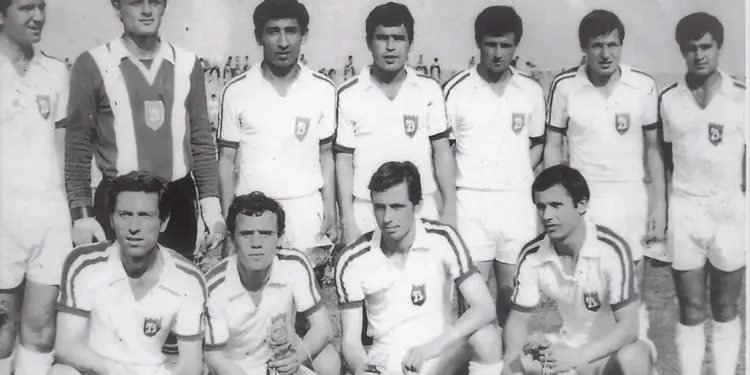 “Para ndeshjes me ‘Flamurtarin’, në Vlorë, kamarieria s’më la të paguaja dhe duke m’u lutur më tha…”/ Dëshmia e rrallë e legjendës së futbollit beratas që u shënoi 43 portierëve