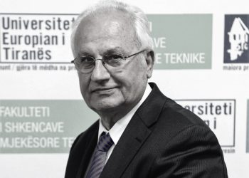 “Dr. Isuf Kalo, në librin e tij, ‘Blloku’, e paraqet me vërtetësi atë si ‘fole grerëzash’, duke nxjerrë zbuluar diktatorin Hoxha e pasuesit e tij, Nexhmijen e Ramizin…”/ Refleksionet e Shpend Topollaj