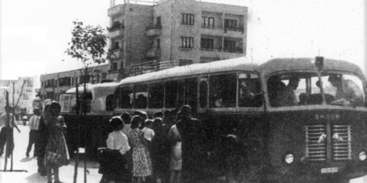 “Nga mësuesit, mjekët, berberët, shoferët, sportistët dhe fatorinët e autobuzëve, te artistët e drejtorët e ndërmarrjeve të ’21 Dhjetorit’…”/ Historia panjohur e lagjes së famshme