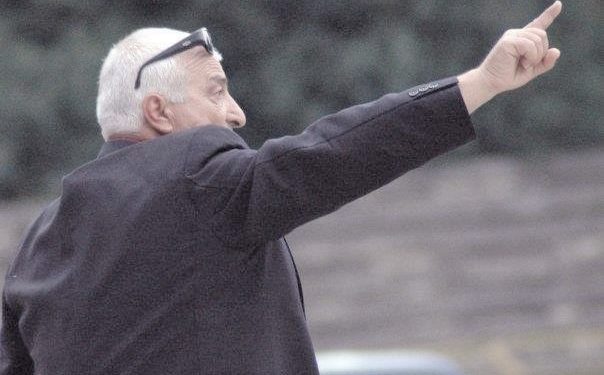 “Kur Bushi, i shënoi gol nga 25 metra Perlat Mustës në ndeshjen me ‘Partizanin’, publiku…”/ Historia e panjohur e legjendës së futbollit tepelenas, që realizoi ëndrrën e memaliotëve