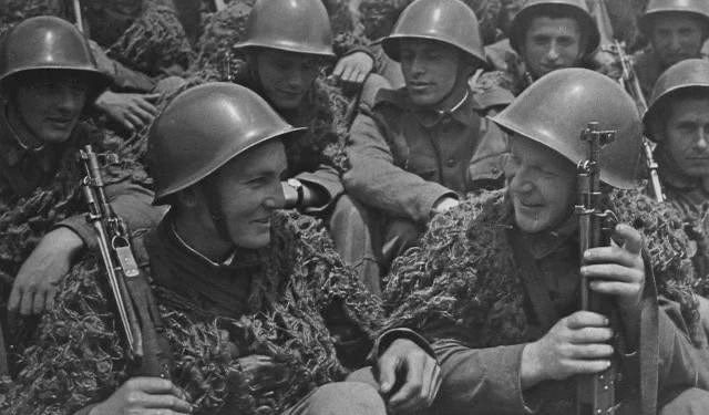 “Oficeri N. K. i repartit 9181 në Tiranë, është shumë i rrezikshëm, sepse tha kur të bëhet luftë, të parin do vras …”/ Zbulohen dokumentet e Sigurimit për ushtarakët