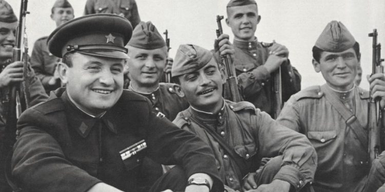 “Oficeri N. K. i repartit 9181 në Tiranë, është shumë i rrezikshëm, sepse tha kur të bëhet luftë, të parin do vras …”/ Zbulohen dokumentet e Sigurimit për ushtarakët