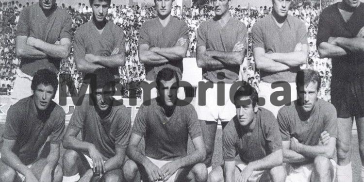 “Shtypi turk shkroi; ‘ça është ky Mema që, vjen këtu katër herë, me fanella të ndryshme…”?! / Historia e panjohur e legjendës bardhë e blu, që shkodranët i vunë fletë-rrufe…!