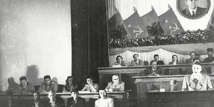 “Në vitin 1957, kur isha në shtëpinë e tij, Enver Hoxha më tregoi se ai kishte urdhëruar për vrasjen e Gjinishit, pasi…”/ Dëshmia e rrallë e Liri Belishovës, para se të ndahej nga jeta
