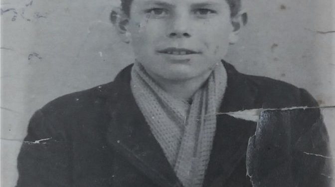 “Dy shokët mundën të arratisen dhe i ktheu greku më pas, por ne na spiunoi një vajzë e grupit tonë, që ishte e Sigurimit, e cila quhej…”/ Dëshmia e trishtë e korçarit, që vuajti 10 vite burg