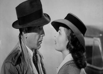 Shën Valentini: “Nga Patrick Swayse me Demi Moor, Humprey Bogart me Ingrid Bergman, te Jacques Sernas me Rosana Podesta dhe…”/ Fotot me puthjet e famshme që bënë brezat të ëndërrojnë…!