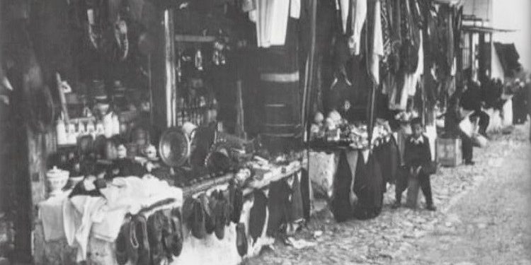 Pamje të pazarit të Krujës, në vitin 1935