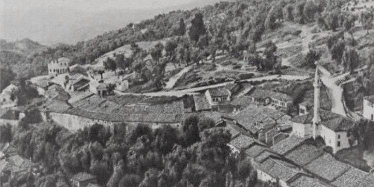 Pamje të pazarit të Krujës, në vitin 1935