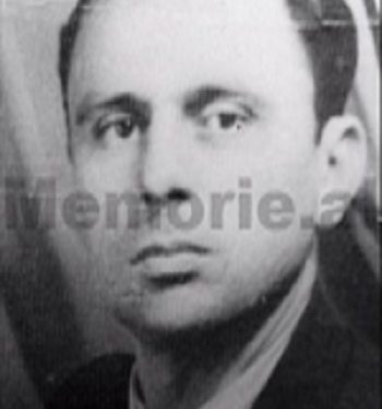 “Kur po i vinin prangat Tahir Demit, kryetarit të Komitetit Ekzekutiv të Elbasanit, babai nxorri revolverin, të vriste kryetarin e Degës…”/ Dëshmia tronditëse nga Çikago e SHBA-ës