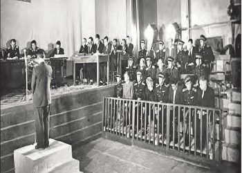 “Kur po i vinin prangat Tahir Demit, kryetarit të Komitetit Ekzekutiv të Elbasanit, babai nxorri revolverin, të vriste kryetarin e Degës…”/ Dëshmia tronditëse nga Çikago e SHBA-ës