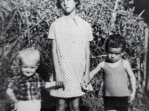 “Kur shkova në burgun e Spaçit, mora me vete dhe djalin e vogël që Prela, e kishte lënë gjashtë muajsh, kur u arrestua, por ai nuk…”/ Dëshmia e trishtë e Luke Sykut, gruaja e nipit të “Tuç Makut”