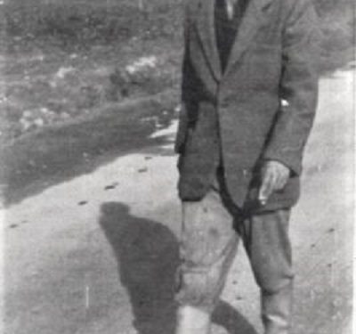 “Nëntogeri i kampit të Vloçishtit që, ishte tmerri i të burgosurve, pas ngjarjeve të gushtit ’49, u arratis në Greqi, ku Sigurimi i Shtetit…“/ Misteri i oficerit korçar që u përfol gjatë nga të dënuarit