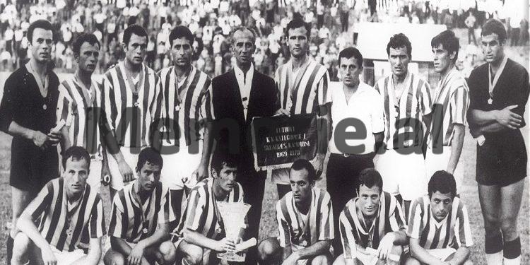 “Shtypi turk shkroi; ‘ça është ky Mema që, vjen këtu katër herë, me fanella të ndryshme…”?! / Historia e panjohur e legjendës bardhë e blu, që shkodranët i vunë fletë-rrufe…!