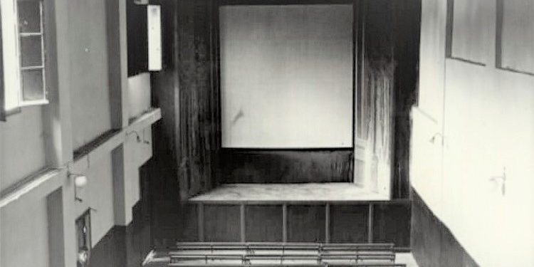 Pamje të brendshme dhe të jashtme të kinema “Rozafa” në Tiranë 1940