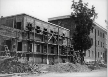 Pamje nga puna në ndërtim të Maternitetit të Tiranës dhe ambientet e brendshme në vitin 1940 – 1943