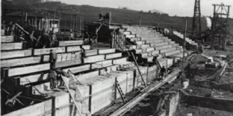 Pamje nga puna për ndërtimin e stadiumit kombëtar, (“Qemal Stafa”) në Tiranë, viti 1940