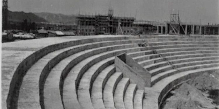 Pamje nga puna për ndërtimin e stadiumit kombëtar, (“Qemal Stafa”) në Tiranë, viti 1940