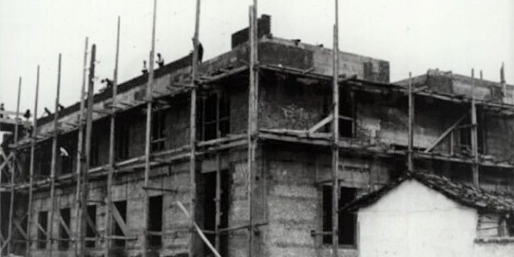 Pamje nga puna për ndërtimin e stadiumit kombëtar, (“Qemal Stafa”) në Tiranë, viti 1940