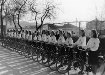 Gara çiklizmi të vajzave dhe djemve të shkollave të ndryshme të Shqipërisë në vitin 1940-1943