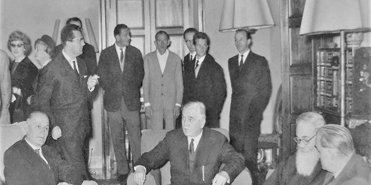 “Gjon Marka Gjoni me të birin, bëjnë jetë vështirë, pa banesë, pa duhan, Kol Bib Mirakaj, me lëmosha, kurse Vërlaci e Koliqi, janë në kushte të mira…”/ Zbulohet dosja e UDB-së, për emigracionin shqiptar