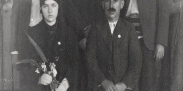 Fotografi të çifteve që janë martuar më 27/04/1938, ditën e martesës së Ahmet Zogut, me shpenzimet e shtetit