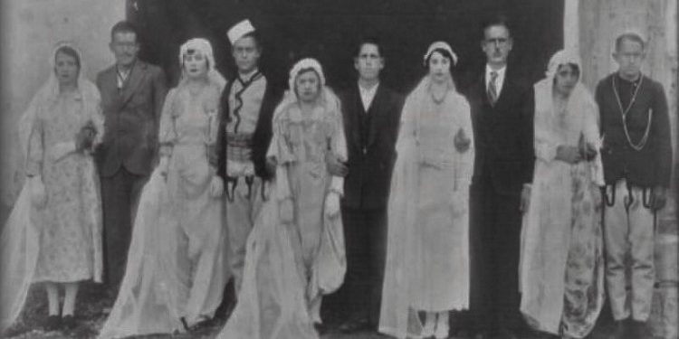 Fotografi të çifteve që janë martuar më 27/04/1938, ditën e martesës së Ahmet Zogut, me shpenzimet e shtetit