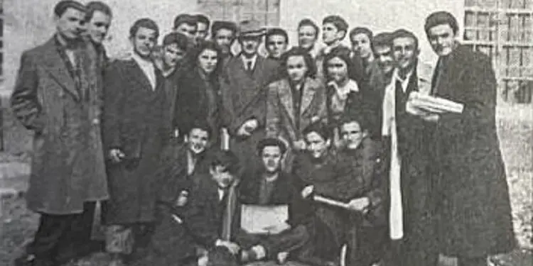 “Pas pushkatimeve për bombën në ambasadën sovjetike, kur Voroshillovi, në prani të Stalinit, i tha; ç’bën kështu, more Enver, i sose shqiptarët, 1 milion janë’, ai u përgjigj…”/ Dëshmia e Liri Belishovës