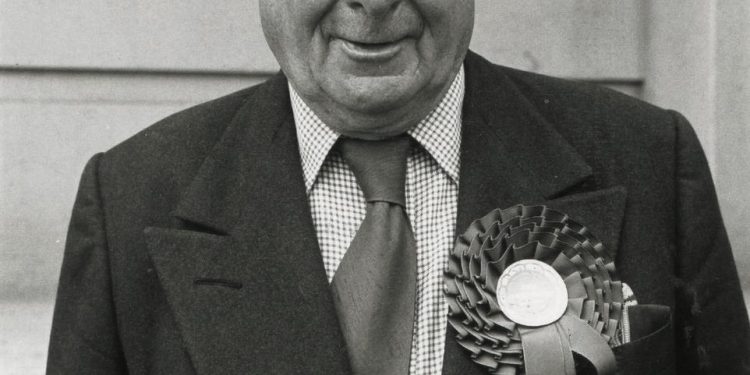 “Në vitin 1995, takova Julien Amery në shtëpinë e tij në Londër, i cili më tha; pse Josif Broz Tito, refuzoi të rrëzonin Enver Hoxhën dhe…”?! / Rrëfimi nga Anglia, i gazetarit të njohur shqiptar