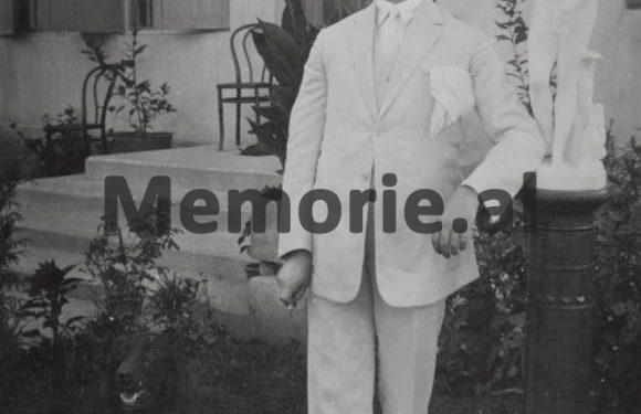 “Në këtë vend, ku një bujk në dhjetë, është gjeni ushtarak dhe një tjetër në dhjetë, është gjeni në teknikën e qitjes me armë, atëhere…”/ Vizita e gazetarit gjerman në 1927-ën, te Presidenti, Ahmet Zogu