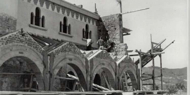 Momente nga puna për ndërtimin e Kishës Ortodokse të Shën -Prokopit, në Tiranë viti 1941