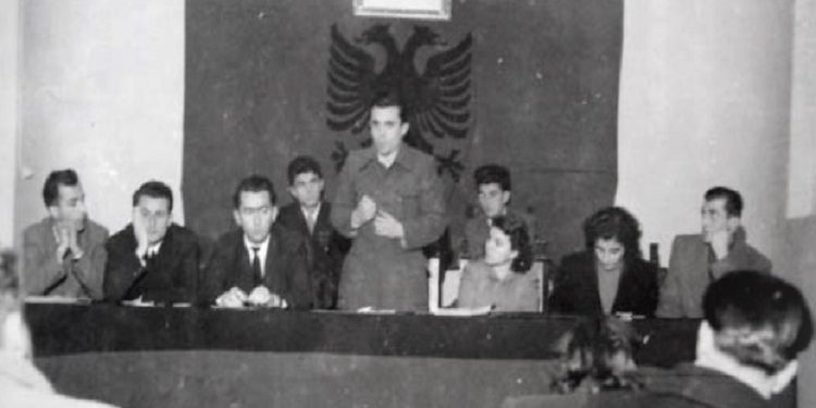 “Pas pushkatimeve për bombën në ambasadën sovjetike, kur Voroshillovi, në prani të Stalinit, i tha; ç’bën kështu, more Enver, i sose shqiptarët, 1 milion janë’, ai u përgjigj…”/ Dëshmia e Liri Belishovës