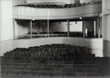 Pamje të brendshme dhe të jashtme të kinema “Rozafa” në Tiranë 1940
