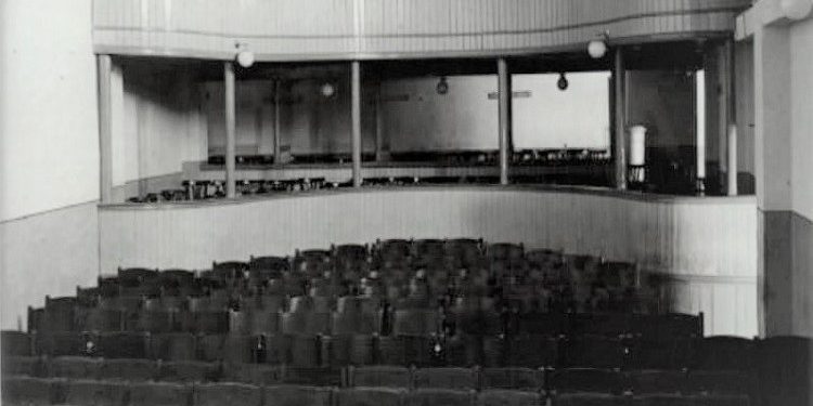 Pamje të brendshme dhe të jashtme të kinema “Rozafa” në Tiranë 1940