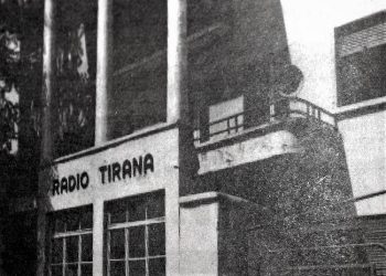 “Drejtori, foli me oficerin gjerman dhe na shpëtoi nga pushkatimi, në celulën komuniste të Radio-Tiranës, kurse ai vetë, u burgos si bashkëpunëtorë i tyre…”/ Rrëfimi tragjikomik i aktores së madhe