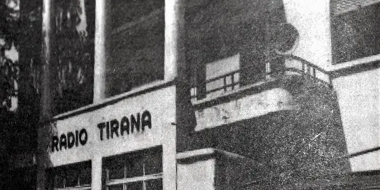 “Drejtori, foli me oficerin gjerman dhe na shpëtoi nga pushkatimi, në celulën komuniste të Radio-Tiranës, kurse ai vetë, u burgos si bashkëpunëtorë i tyre…”/ Rrëfimi tragjikomik i aktores së madhe