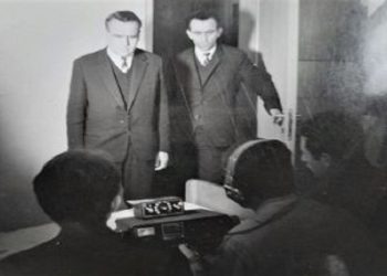 “Enver Hoxha është i zoti shumë, por pak del në rrethe, parvjet, ka qenë në Mirditë, Kukës, vjet ja ka mbajtur këtej…”/ Përgjimet e bisedës së Gjet Kadelit, me bashkëpunëtorin e Sigurimit