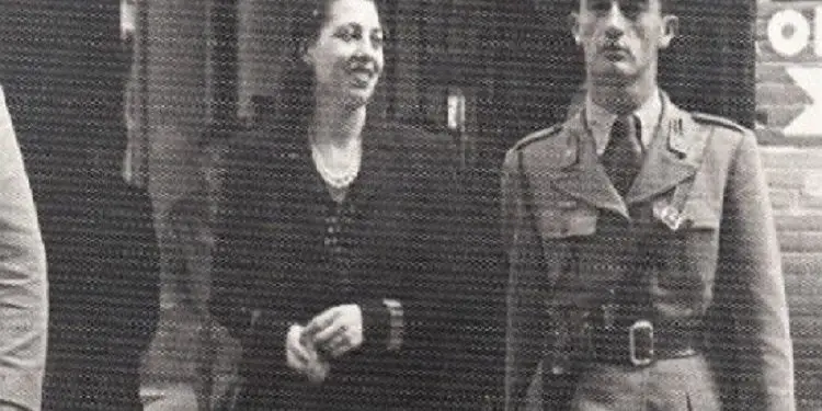 “Partizanët i vunë prangat Valentinit, në sy të gruas italiane, që nuk i pushonin lotët, me të cilën do takohej vetëm pas 46 vitesh në Itali…”/ Dëshmi e trishtë e ish-të burgosurit politik