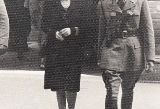 “Partizanët i vunë prangat Valentinit, në sy të gruas italiane, që nuk i pushonin lotët, me të cilën do takohej vetëm pas 46 vitesh në Itali…”/ Dëshmi e trishtë e ish-të burgosurit politik